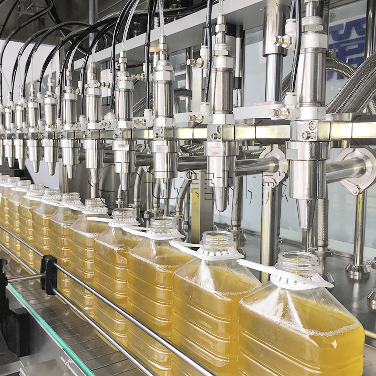 食用油灌裝機(jī)灌裝頭采用防滴漏設(shè)計(jì)有什么優(yōu)勢(shì) ？